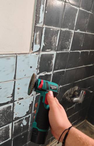 Ponçage mécanique avant mise en peinture 