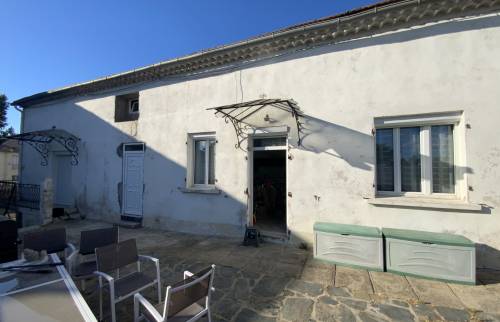 Façade extérieure avant rénovation La Maison Des Travaux Alès