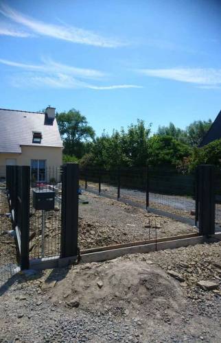 Portail aluminium et clôture à Cherrueix (avancement des travaux)
