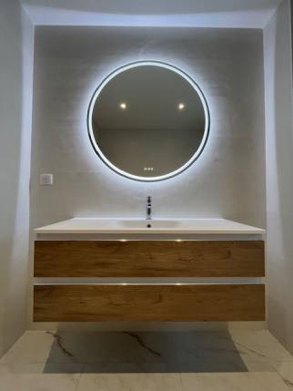 Création de salle de bain avec pose de meuble vasque suspendu et miroir LED - Nantes 44000