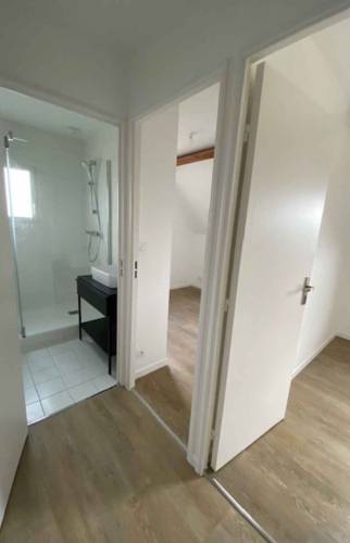 Rénovation du couloir de l'appartement à Trouville