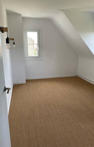 Pose de sisal dans des chambres (29)