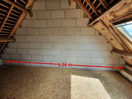 Prise de mesure initiale pour l’aménagement de combles au-dessus du garage à Piré-Chancé