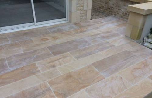 Installation d'une terrasse en pierres à Trouville