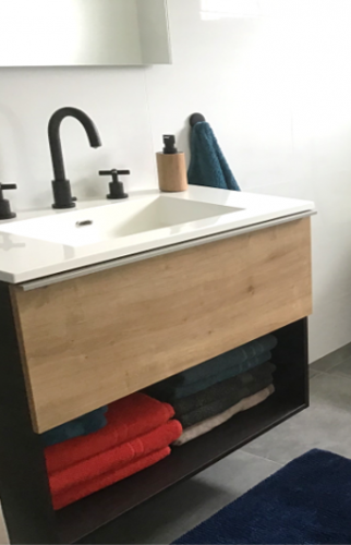 Meuble vasque mixant bois et stratifié noir