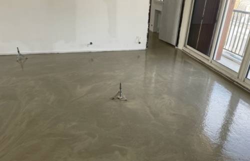 Réalisation d'une chape fluide à Asnières