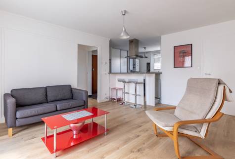 Rénovation d'un appartement destiné à la colocation étudiante, Lyon / Séjour avec cuisine