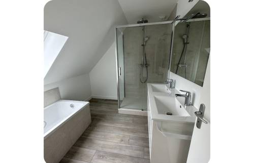 Aménager une salle de bain dans des combles