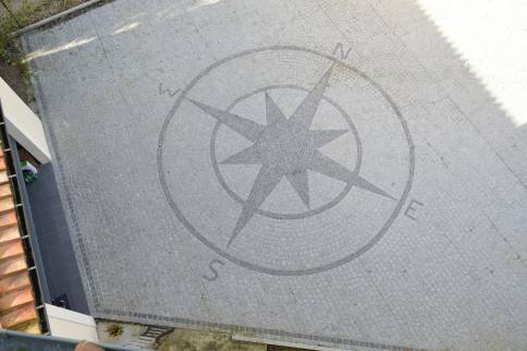 Création d'un motif dans un pavage en pierre naturelle - Sainte-Maxime 83