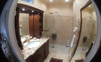 Vue à 180° de la salle d'eau finie à MEUSNES (41)