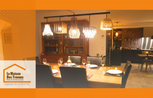 ✨”Salle à manger rénovée près de Plonéour-Lanvern, alliance de luminaires design et ambiance chaleureuse.”