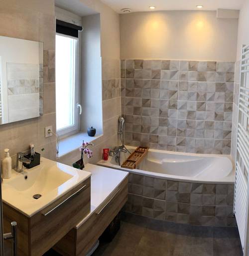 Rénovation salle de bain, baignoire, meubles, murs à Lempdes