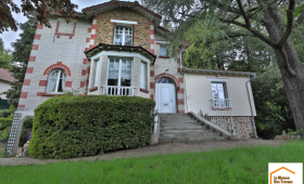 Façade d'entrée après pose de l'ITE et extension à droite (Brunoy 91800)