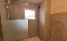 Rénovation complète d’une salle de bain et des WC dans un appartement à Vinay 1