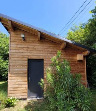 La porte gris anthracite apporte de la modernité