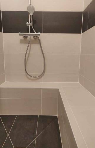 Banc de douche PMR