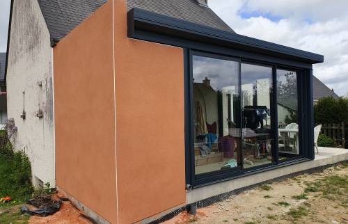 Habillage de la véranda : finition esthétique pour l'extension de maison