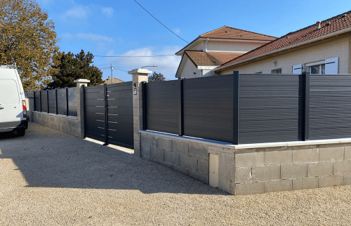 Réalisation d’une clôture en aluminium à Dolomieu (38110)