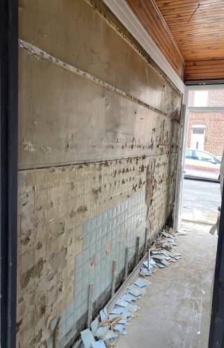 Rénovation intérieur qui démarre avec le couloir d'entrée