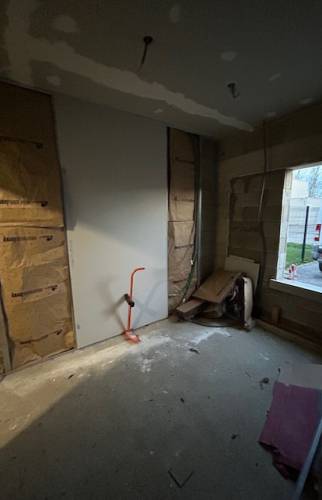 Transformation d’un garage en chambre à La Rivière-de-Corps  isolation