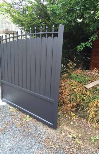 Pose d'un portail en aluminium à Vertou (44)