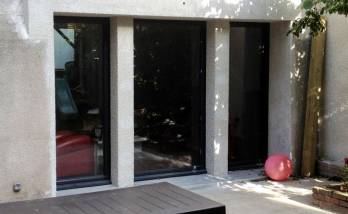 Libourne_33_creation-ouvertures-jardin_04-apres-exterieur-trois-baies-noires