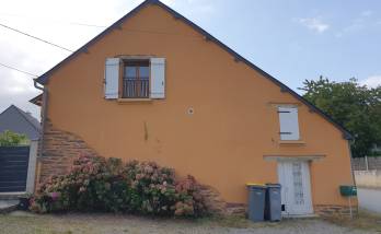 Maison vue de l'extérieur (avant)