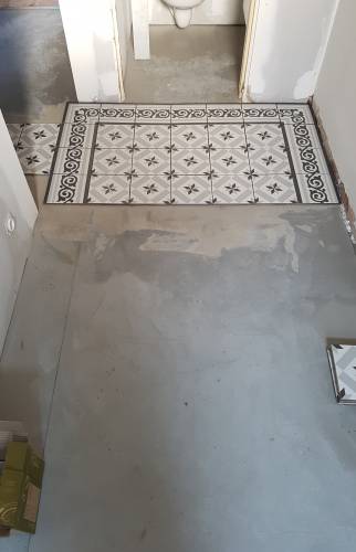 Pendant travaux : pose des carreaux grés cérame