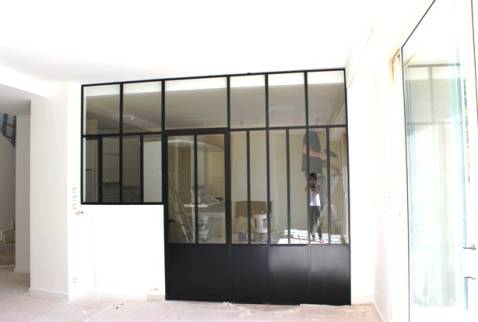 Verrière d'atelier dans une entrée Cézac