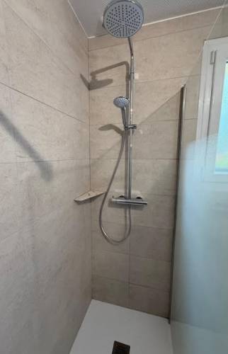 Rénovation salle de bain moderne Guipry-Messac