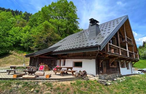 Rénovation d'un chalet en ruine dans le Val d'Arly