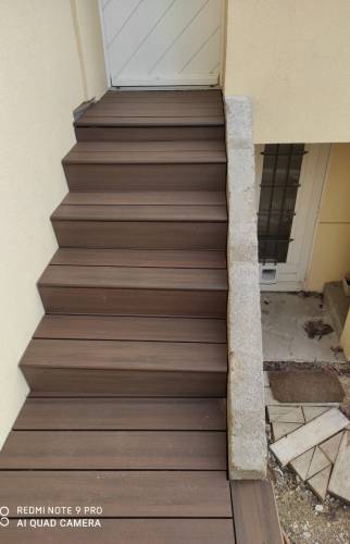 escalier beton recouvert lames 