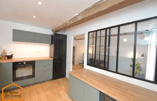 Création d’un salon cuisine – chantier de rénovation à VénérieuCréation d’un salon cuisine – chantier de rénovation à Vénérieu