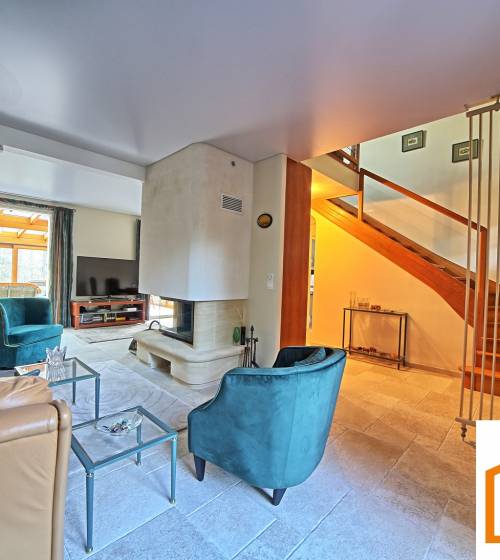 Salon rénové (Varennes-Jarcy 91480)