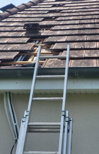 Passage des gaines sous toiture