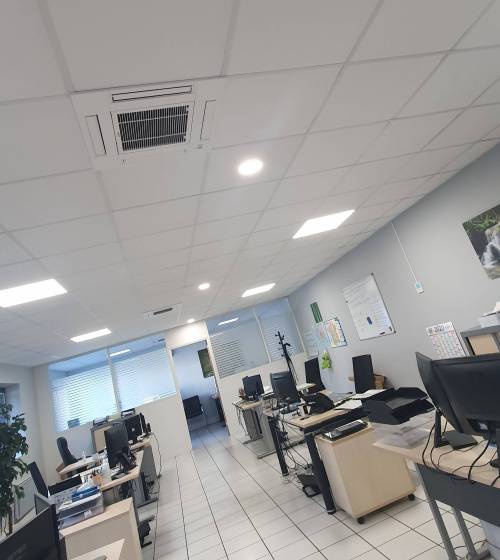 Installation d'un système de climatisation gainable dans des locaux professionnels - Brie-Comte-Robert 77170