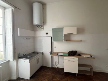 Ancienne cuisine avant travaux de rénovation d'un appartement - Nantes 44