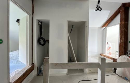 Rénovation de combles aménagées (69340 FRANCHEVILLE)