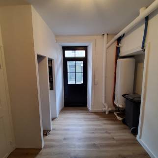 Rénovation électrique, plomberie, menuiseries, placard, sol lame PVC du hall d'entrée