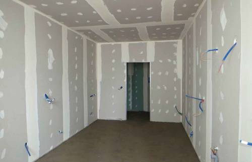 Passage de l'électricité et de l'isolant dans les cloisons - Lorient (56100)