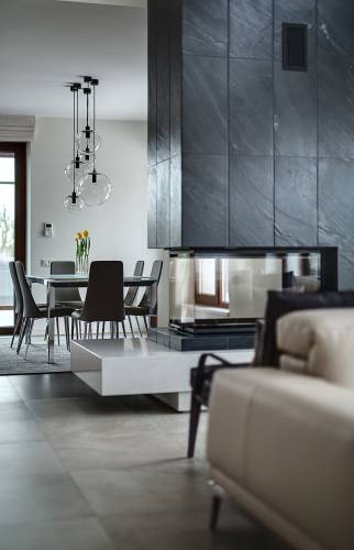 installer une cheminée centre salon 