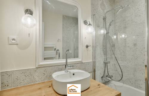 Vasque sur meuble sur mesure