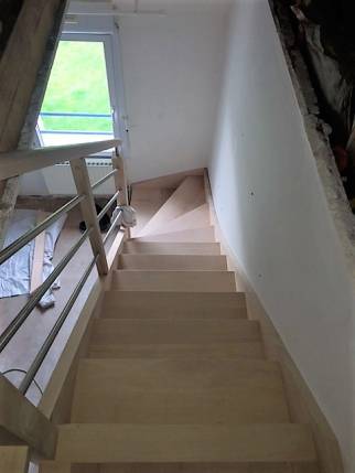 Pose d'un escalier en bois - Nantes 44