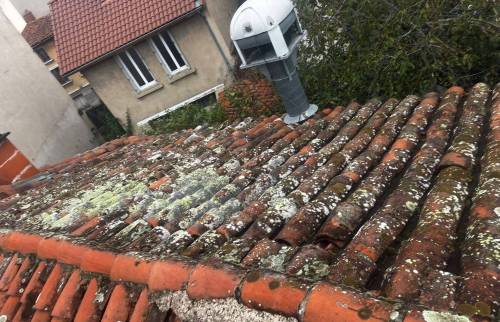 Réflexion de toiture dans l'hyper-centre de Montbrison ( 42147 )