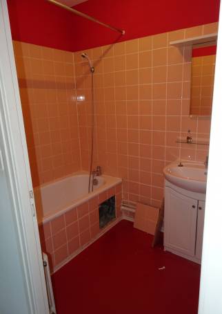 Rénovation de maison - ancienne salle de bain avant travaux - Le Raincy 93