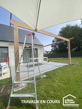 Construction d'une pergola en bois dans le Golfe du Morbihan