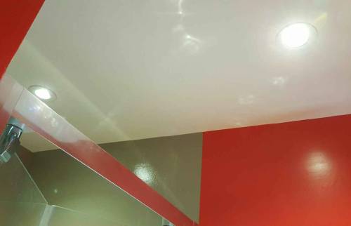 Spots intégrés dans faux plafond