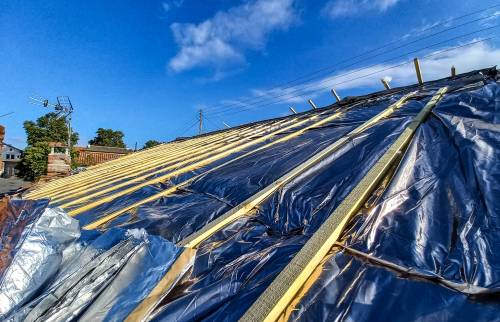 Isolation avec thermoreflecteurs en deux couches + pare pluie