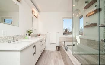 Salle de bain familiale dans les tons beige - Yvelines