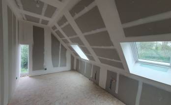 Travaux d’embellissement pour l’aménagement de combles à Guichen